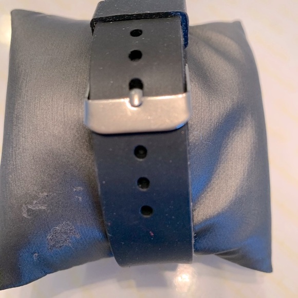 Geneva Fashion Quartz Watch Rhinestone Dial - Picture 7 of 7